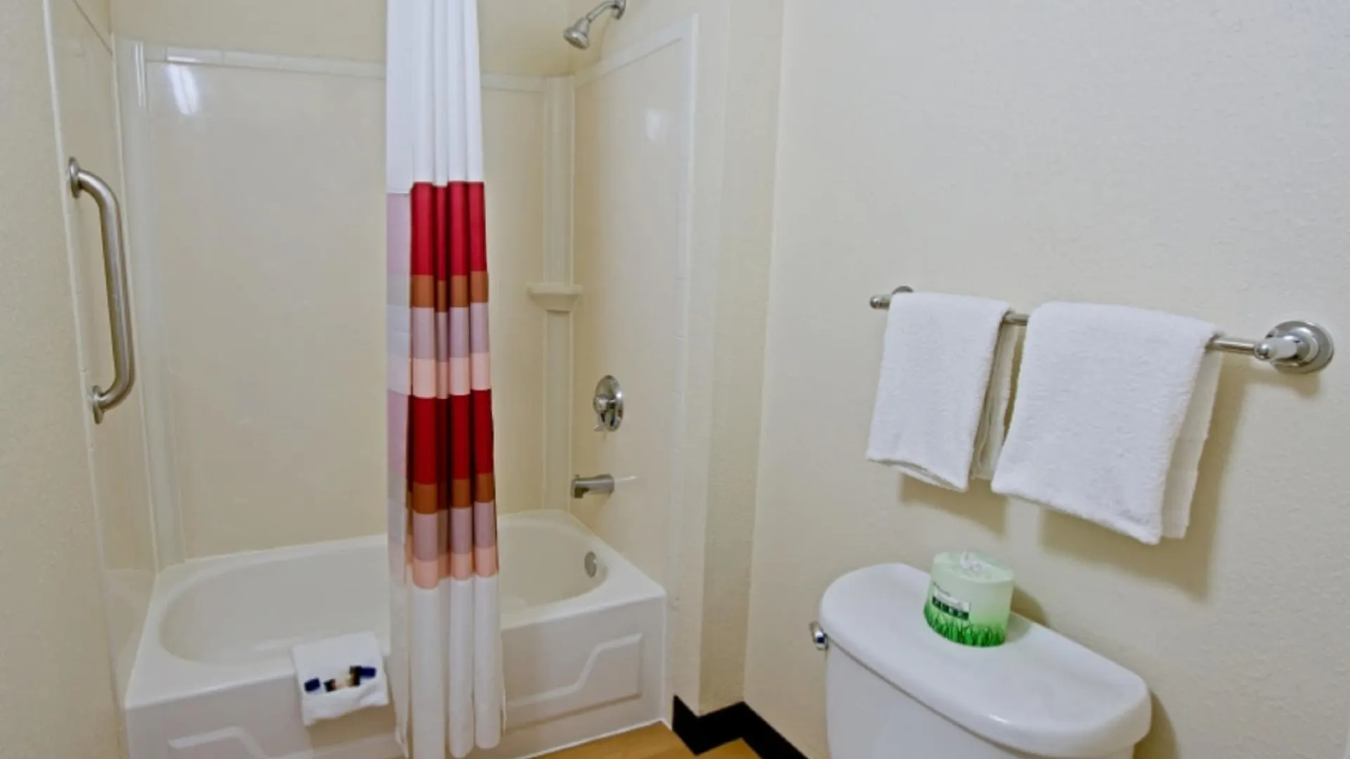 ** Motel Red Roof Inn Louisville Expo Airport United States
