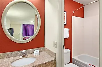 Red Roof Inn Louisville Expo Airport